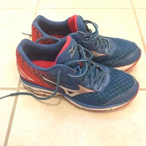 Mizuno wave rider 19
